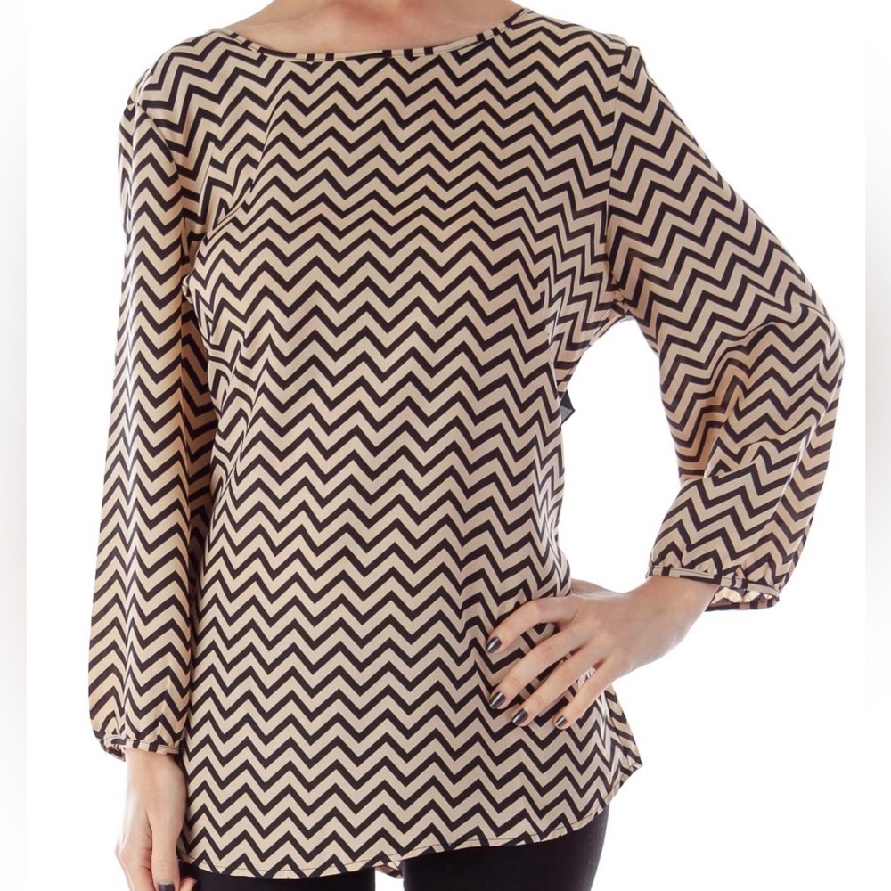 Spense Top Beige & Black Chevron Blouse Back Bow size Small